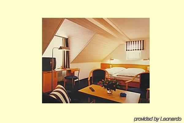 Hotel Restaurant Zum Goldenen Kopf Bulach Exterior photo